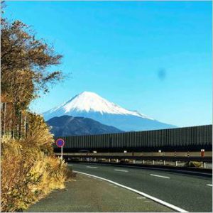 国道1号線からの富士山